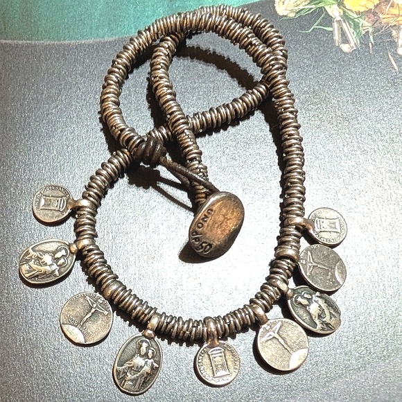 Uno de 50 Medallion Coin Reversible RETIRED Necklace - Picture 2 of 8